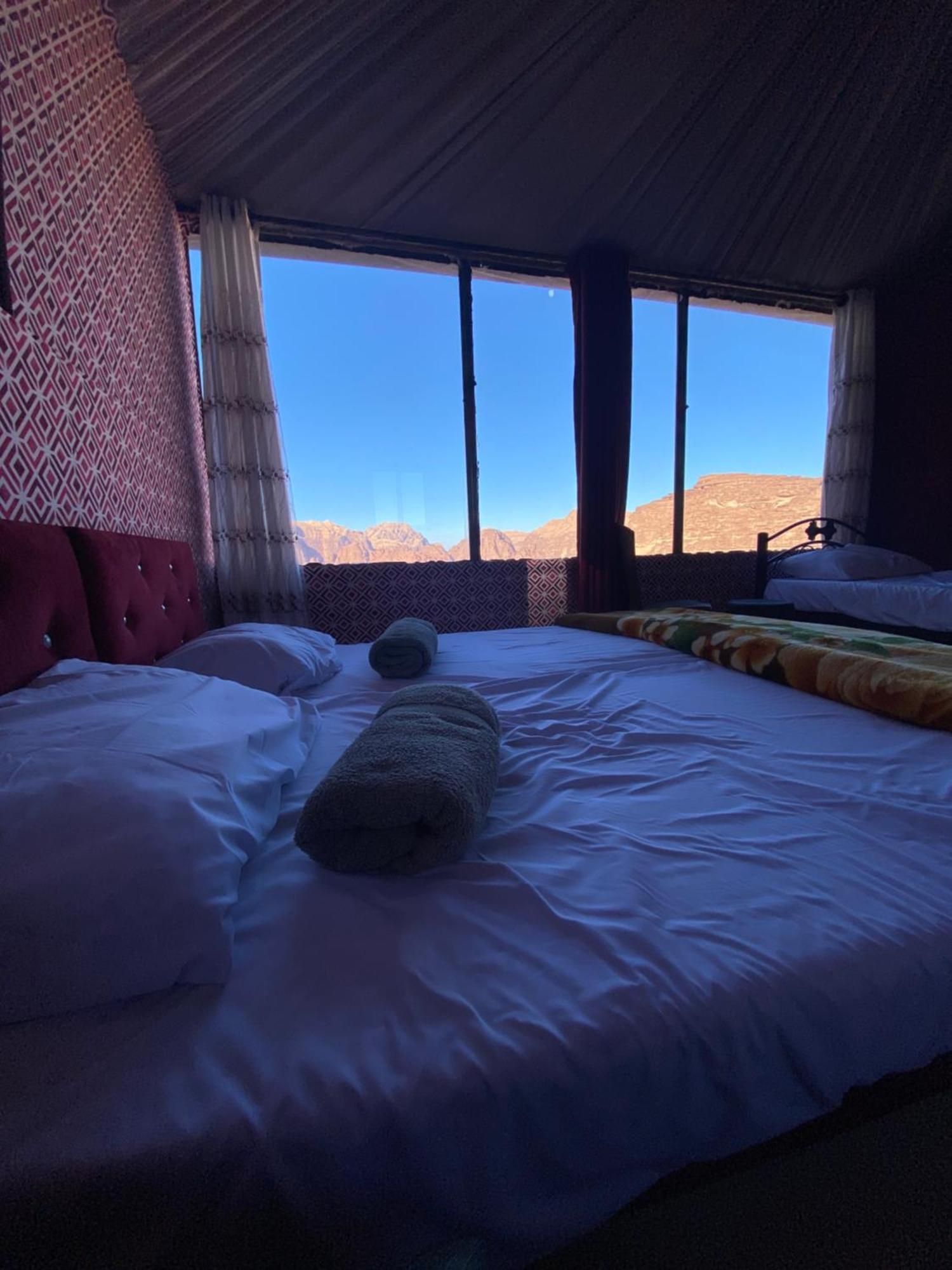 Wadi Rum Bedouin City Camp & Tours ภายนอก รูปภาพ