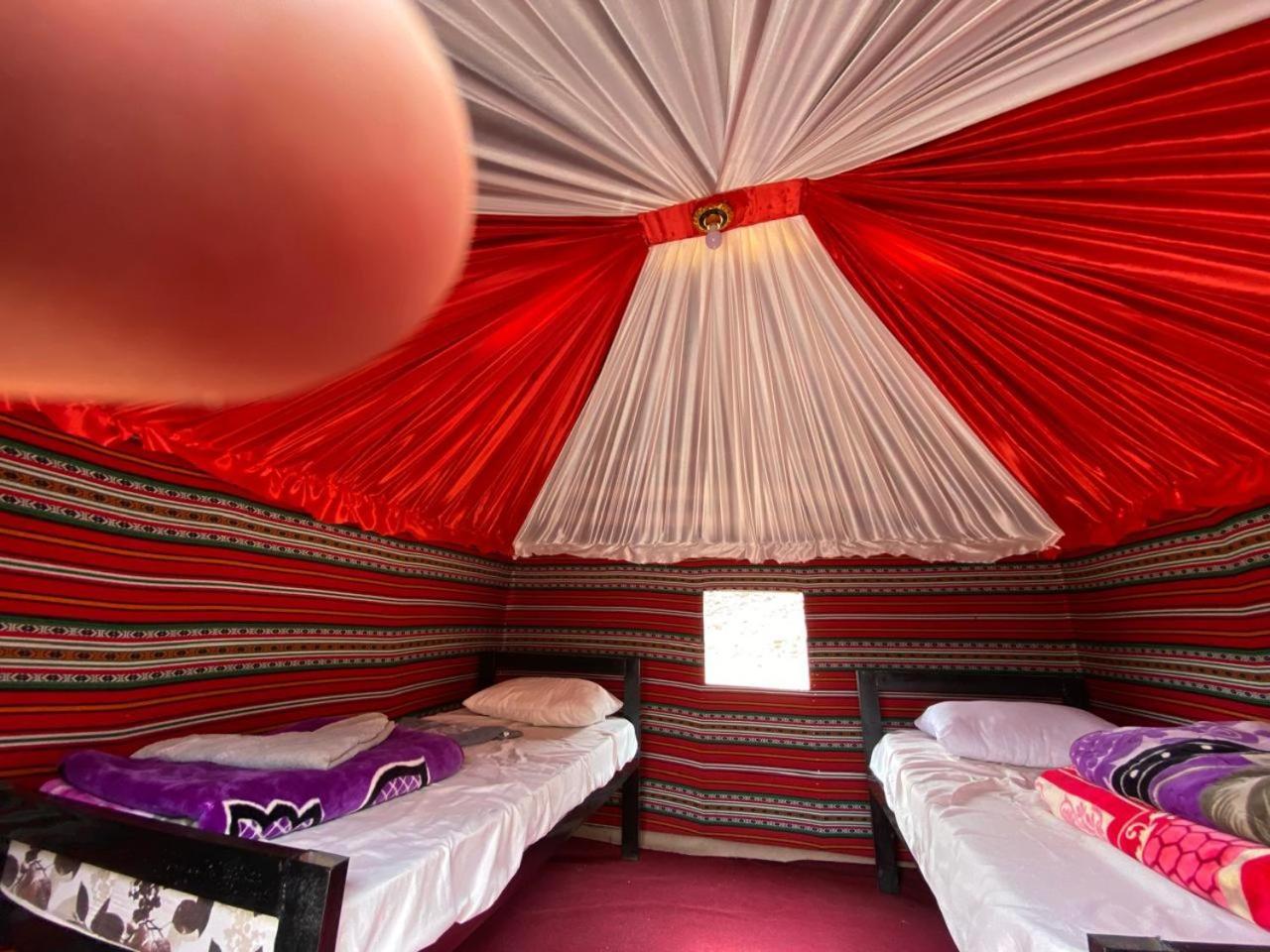 Wadi Rum Bedouin City Camp & Tours ภายนอก รูปภาพ