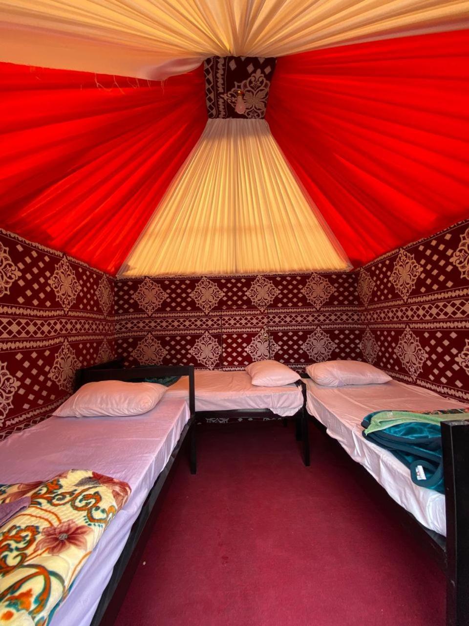 Wadi Rum Bedouin City Camp & Tours ภายนอก รูปภาพ