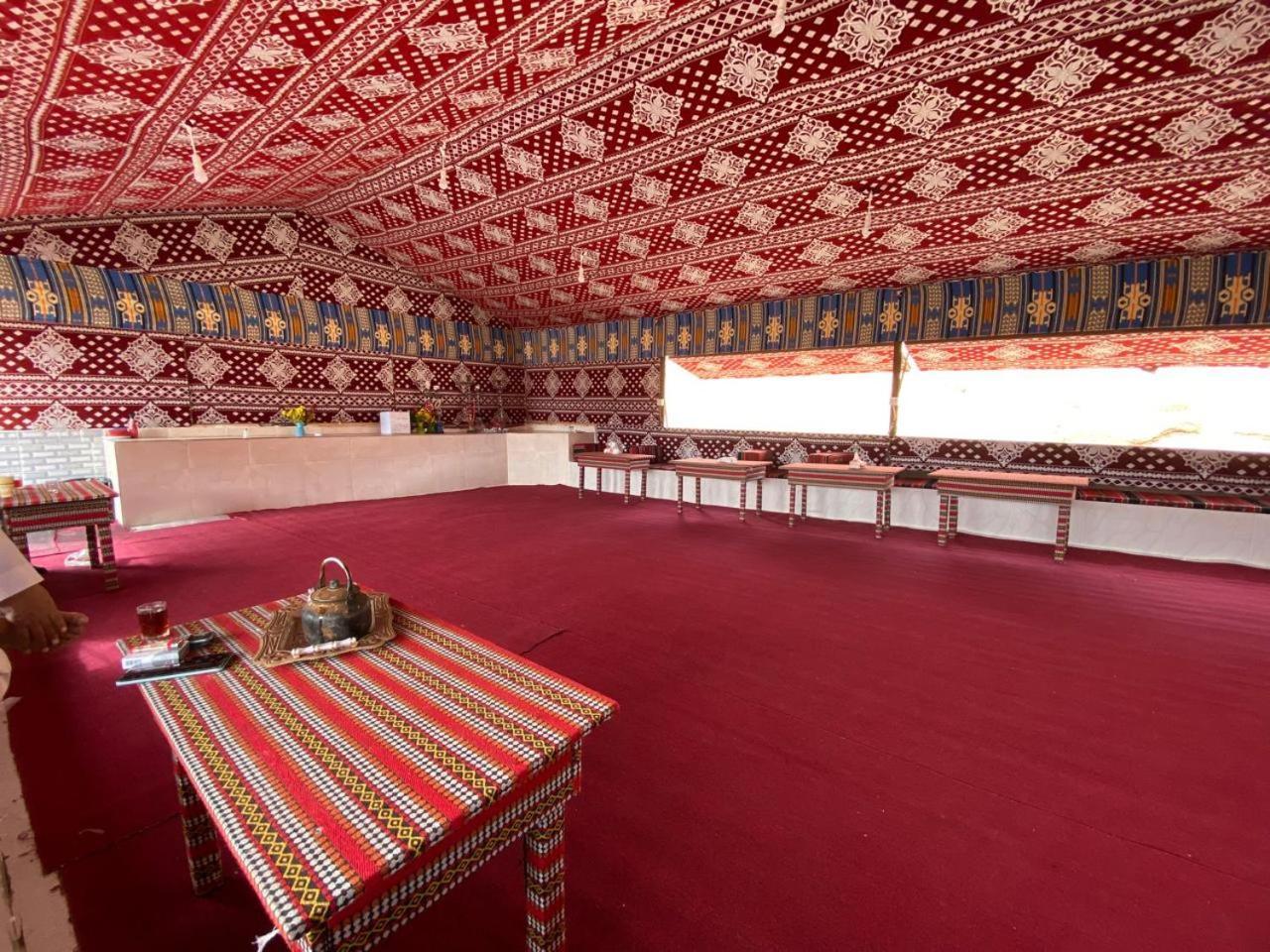 Wadi Rum Bedouin City Camp & Tours ภายนอก รูปภาพ